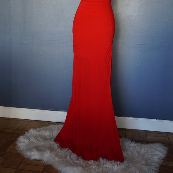 Red evening gown - Picture 2 of 6